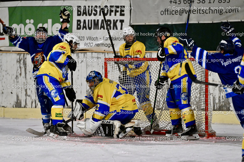 ELV Zauchen vs. EC Tigers Paternion  | #7 Kreuger Matthias EC Tigers Paternion, #18 Ambrosch Matthias ELV Zauchen, #32 Fertani Karim ELV Zauchę, #17 Falkner Marco ELV Zauchen, #10 Tilli Thomas ELV Zauchen, #9 Gratzer Julian EC Tigers Paternion, ELV Zauchen vs. EC Tigers Paternion , ELV Zauchen vs. EC Tigers Paternion  am 02.01.2025 in Eisoval Zauchen (Stadthalle Villach), Austria, (Photo by Bernd Stefan)