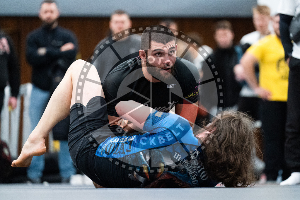 20251129PBB9307 | Fighters compete during the luta livre competition ILLCS XI winter edition on November 29, 2025 in Hannover, Germany.