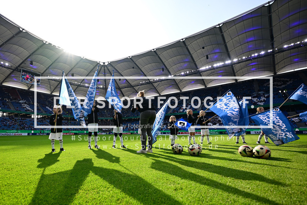 Fußball I Frauen I Saison 2024-2025 I DFB-Pokal I Halbfinale I Hamburger SV - SV Werder Bremen I 31703 | Der Sportfotograf. - Realized with Pictrs.com