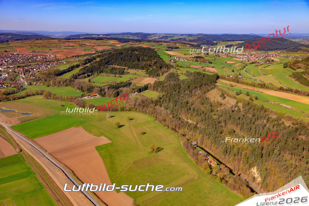Die Luftaufnahme der Stadt Zeyern wurde 2017 vom Flugzeug heraus erstellt ( keine Drohne )- hohe Auflösung für beste Qualität