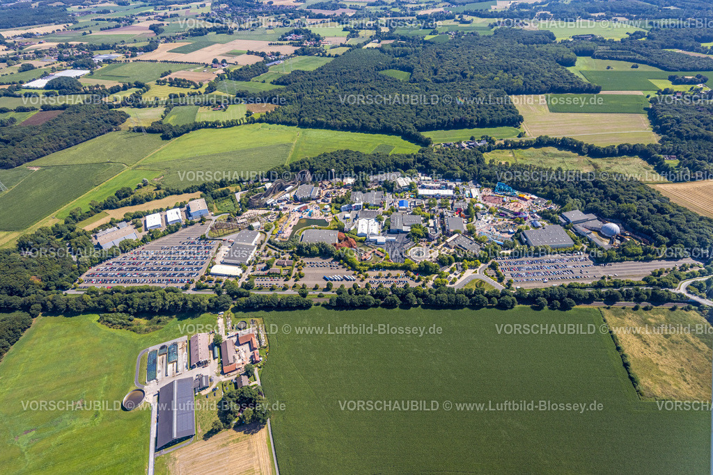 Bottrop250801101Kirchhellen | Luftbild, Movie Park Germany Themenpark, Freizeitpark zum Filmthema mit Fahrgeschäften, Attraktionen und Liveshows, Kirchhellen-Nord-Ost, Bottrop, Ruhrgebiet, Nordrhein-Westfalen, Deutschland