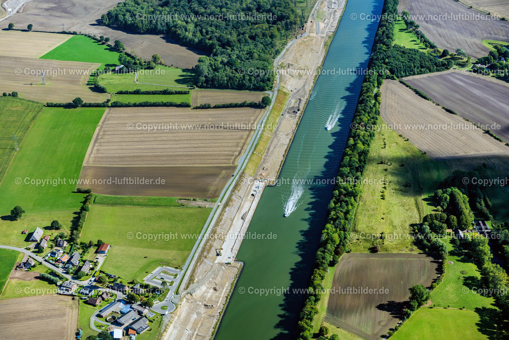 Grosskönigsförde_Baustelle_Nord_Ostsee_Kanal_ELS_2437200922 | LINDAU 20.09.2022 Baustelle Kanalverlauf und Uferbereiche der Wasserstraße der Binnenschiffahrt Nord-Ostsee-Kanal in Lindau im Bundesland Schleswig-Holstein, Deutschland. // Construction site canal course and bank areas of the waterway of the inland navigation Kiel Canal in Lindau in the state Schleswig-Holstein, Germany. Foto: Martin Elsen