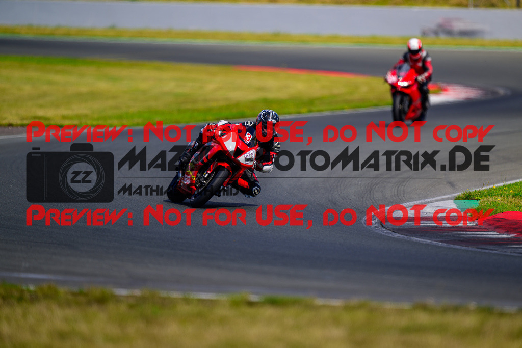 MaZZes_FotoMatrix_240725_6007705_9285 | ROT