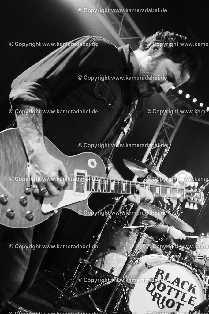 Konzert : Black Bottle Riot am 14.11.2025 im Rare Guitar in Münster | Konzert : Black Bottle Riot am 14.11.2025 im Rare Guitar in Münster - Realisiert mit Pictrs.com
