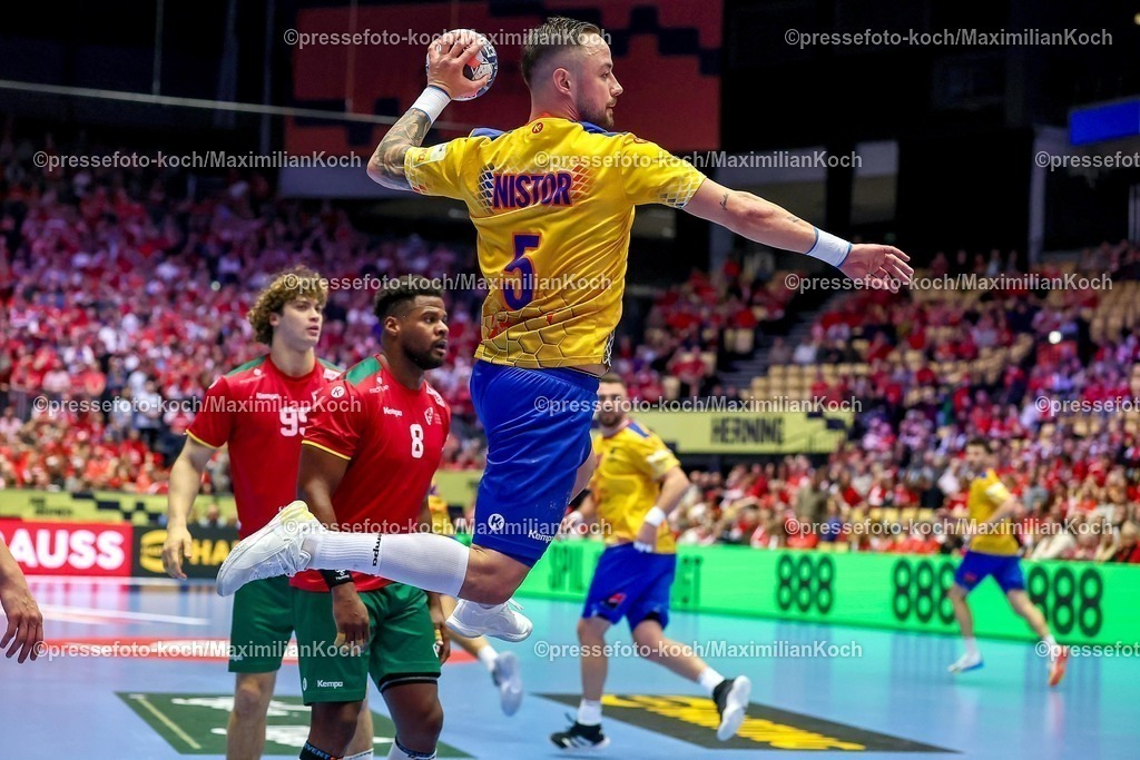 EHF16012601091 | 16.01.2026, Handball, Men's EHF EURO 2026, Portugal - Rumänien, Jyske Bank Boxen in Herning, Dänemark, Preliminary Round:  Ionut Nistor Ionita (Romania #05) 