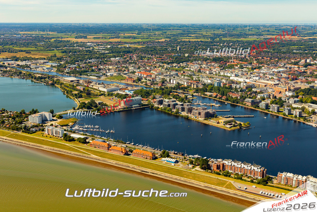 Aktuelles Luftbild von Südstrand Wilhelmshaven - Die Luftaufnahme wurde 2022 mittels UL-Flugzeug erstellt ( keine Drohne ) - hochauflösende Kamera-Systeme von  Canon -Beste Qualität - Für grossformatige Ausdrucke geeignet. Die Geschenkidee !