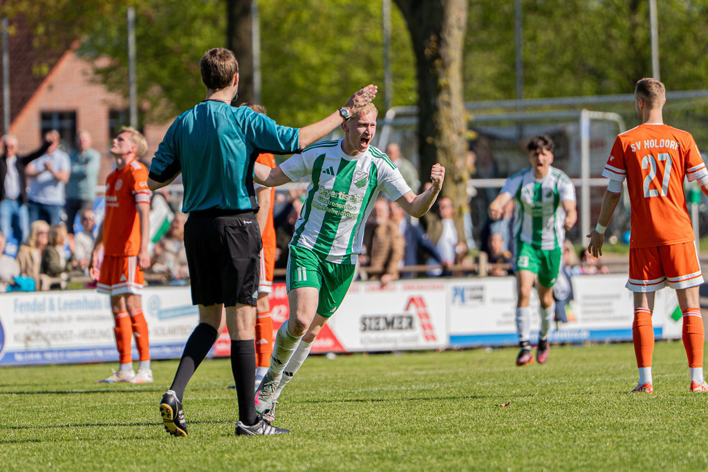 Fußball I Herren I Saison 2025-2026 I Bezirksliga Weser-Ems 4 I 29. Spieltag I TuS Lutten - SV Holdorf I 12364 | jns.sportfotos - Realisiert mit Pictrs.com
