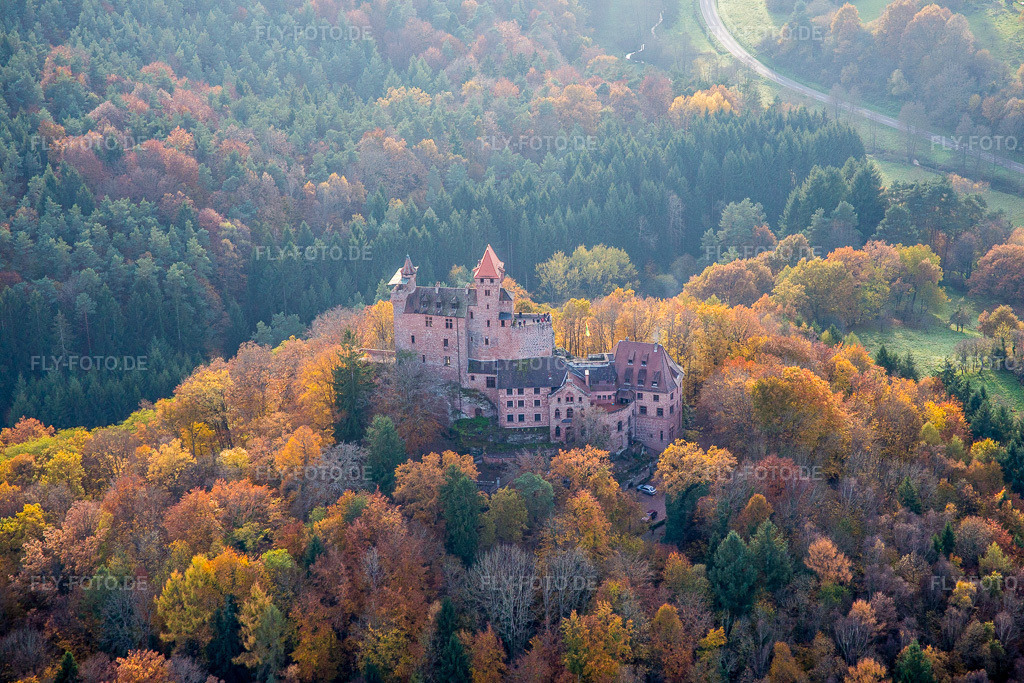Luftbild: Erlenbach, Burg Berwartstein in Erlenbach bei Dahn im Bundesland Rheinland-Pfalz in Deutschland. Foto: IMG_076366.jpg vom 09.11.2014 durch Werner Riehm/FLY-FOTO.de