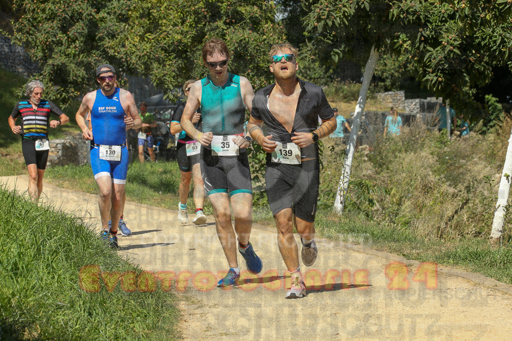 250824_1232_EX1_9670 | Sportfotografie im Rhein-Sieg Kreis, Köln, Bonn, NRW, Rheinland Pfalz, Hessen, etc. Unser Tätigkeitsfeld umfasst den Laufsport vom Volkslauf über den Marathon, Duathlon, Triathon bis zum Ultralauf wie Kölnpfad Ultra oder Schindertrail.