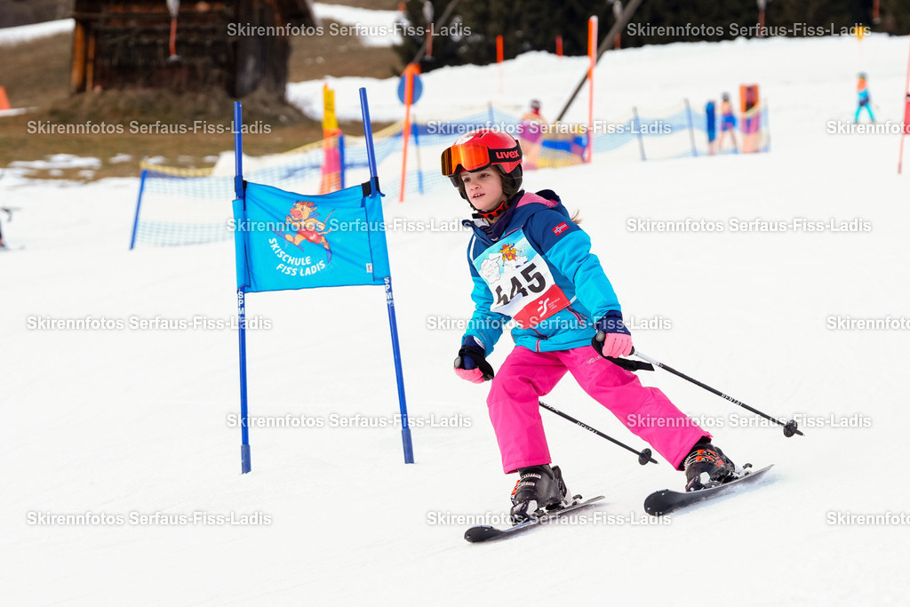 SRF_02.01.2026_0919 | Skirennfotos,Serfaus,Fiss,Ladis,Kinderskirennen,Winter,Tirol,Oberland,skirace,SFL,feelfree,weil wir's genießen,ski,Ski,skifahren,Sonnenplateau, - Realisiert mit Pictrs.com