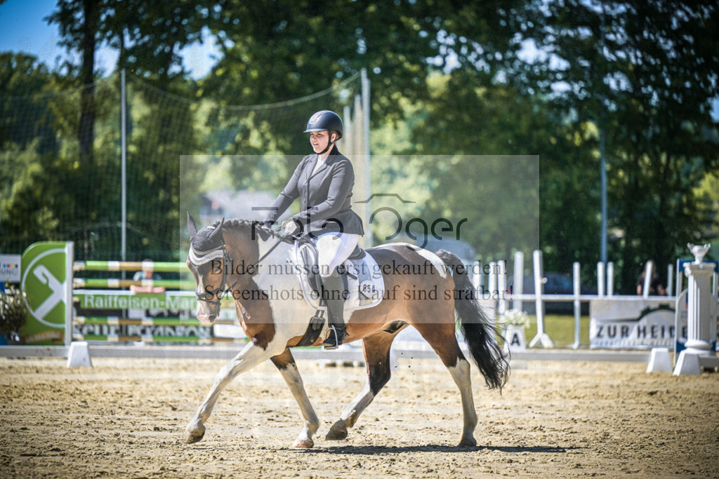 DOS_8720 | Entdecke hochwertige Reitturnierfotos von Foto Oger. Professionell, emotional und authentisch – jetzt Lieblingsmomente im Shop bestellen.Deutschlandweite Turnierfotografie. - Realisiert mit Pictrs.com