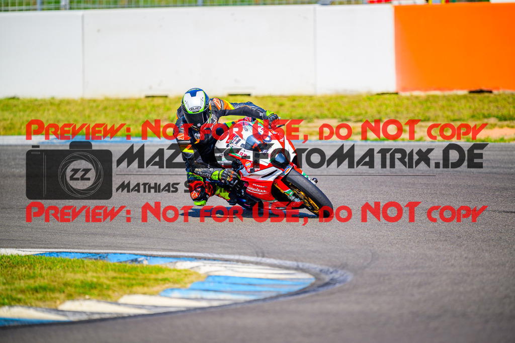 MaZZes_Fotomatrix_20250816_6007705_8421 | WEISS