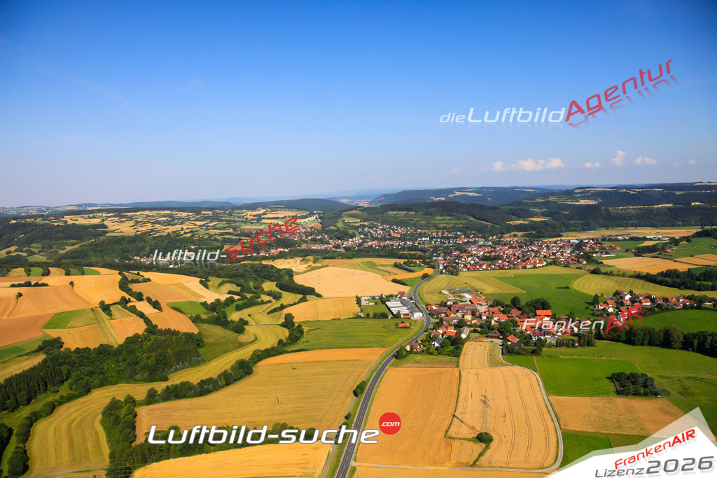 Die Luftaufnahme Großvichtach - Marktrodach wurde vom UL-Flugzeug (keine Drohne) aus fotografiert.Hohe Druck- Auflösung-die Geschenkidee!