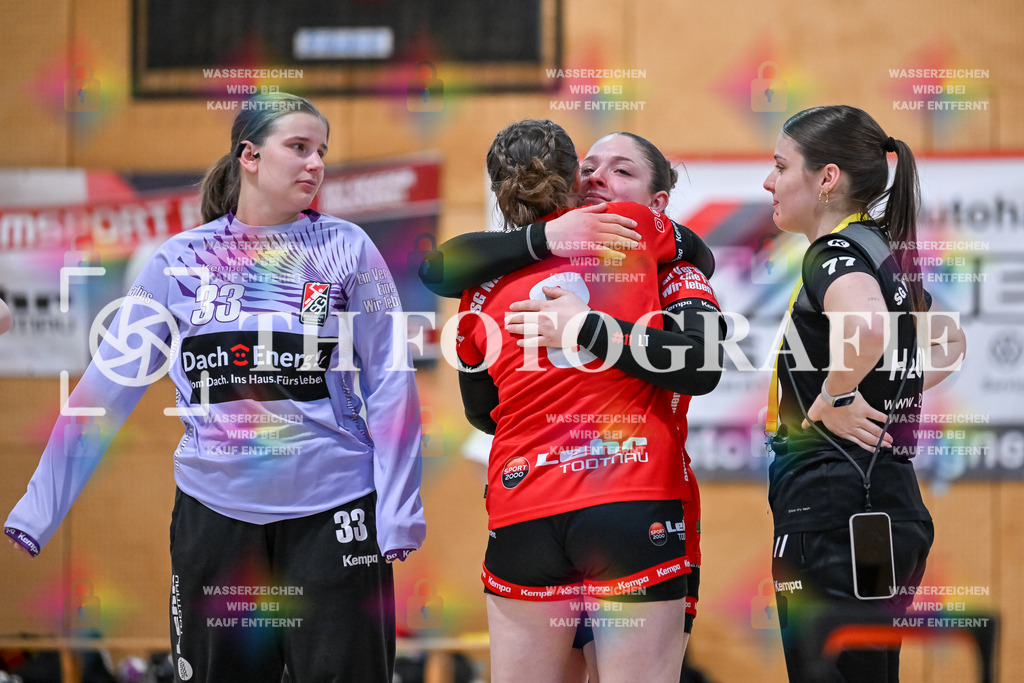 GER, SG Maulburg/Steinen - HB Kinzigtal, Frauen-Handball, Oberliga Suedbaden, 21. Spieltag, Saison 2024/2025, 06.04.2025 | Anja Ruech (SG Maulburg/Steinen, #33), Miriam Wolpensinger (SG Maulburg/Steinen, #02), Laura Traeber (SG Maulburg/Steinen, #11)GER, SG Maulburg/Steinen - HB Kinzigtal, Frauen-Handball, Oberliga Suedbaden, 21. Spieltag, Saison 2024/2025, 06.04.2025Foto: TH Fotografie/Thomas Hess
