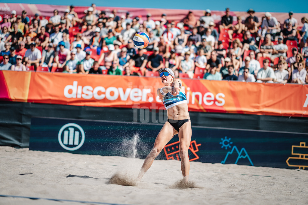 Beachvolleyball | Frauen | Allianz German Beach Tour 2024 | Tourstop Kühlungsborn | 11.08.2024 | Melanie Paul spielt den Ball