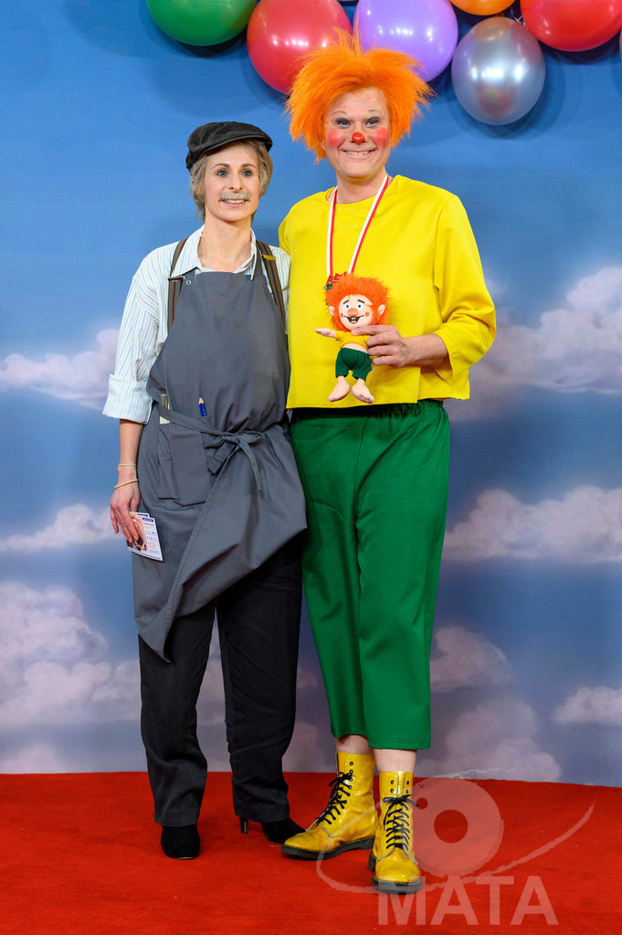 _DWI2484 | Nürnberg Oberbürgermeister Marcus König mit seiner Gattin Anke bei der TV-Sendung Fastnacht in Franken 2024. Veitshöchheim, 02.02.2024 Bayern Deutschland - Realisiert mit Pictrs.com