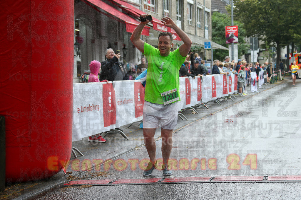 240622_1219_EX1_0596 | Sportfotografie im Rhein-Sieg Kreis, Köln, Bonn, NRW, Rheinland Pfalz, Hessen, etc. Unser Tätigkeitsfeld umfasst den Laufsport vom Volkslauf über den Marathon, Duathlon, Triathon bis zum Ultralauf wie Kölnpfad Ultra oder Schindertrail.