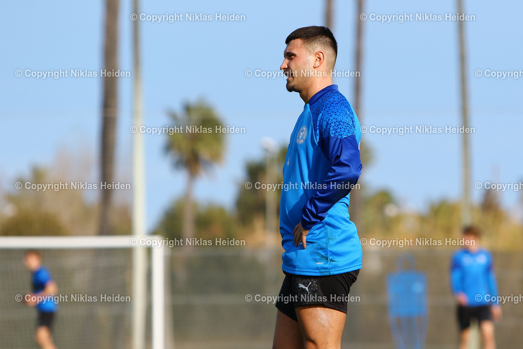 NH_HolsteinKiel_Trainingslager_Spanien2024_Training_03012024 | #44 Stanislav Fehler (Holstein Kiel)

Training I Trainigslager Oliva Nova (Spanien) I 03.01.2024