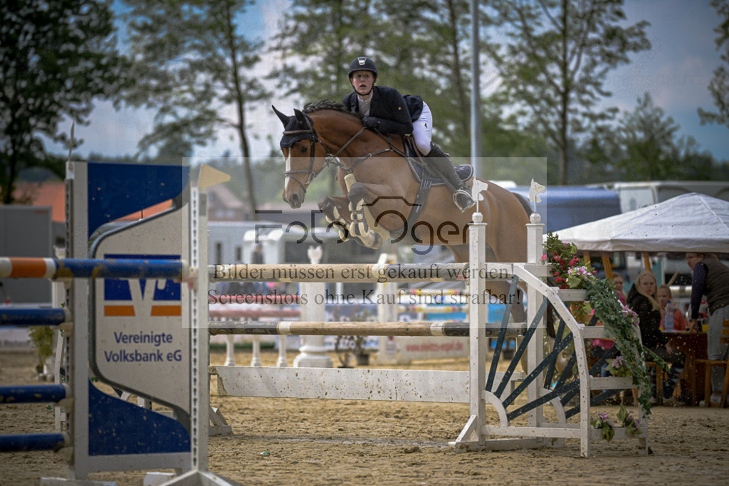 20240505-DOS_2004 | Entdecke hochwertige Reitturnierfotos von Foto Oger. Professionell, emotional und authentisch – jetzt Lieblingsmomente im Shop bestellen.Deutschlandweite Turnierfotografie. - Realisiert mit Pictrs.com