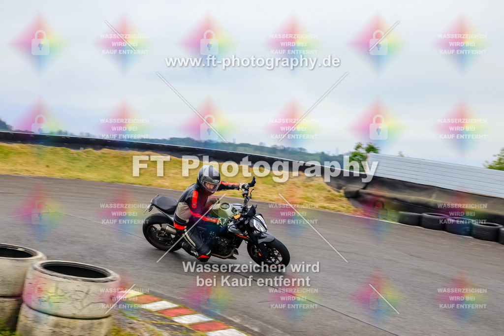 OBK-5892 | Hier findet Ihr Bilder von Touristenfahrten auf der Nürburgring Nordschleife oder von anderen Veranstaltungen die ich besucht habe. Viel Spass beim Durch Schauen 