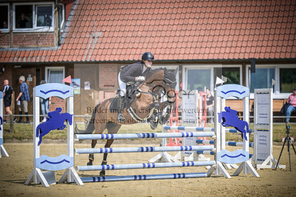 DOS_5002 | Entdecke hochwertige Reitturnierfotos von Foto Oger. Professionell, emotional und authentisch – jetzt Lieblingsmomente im Shop bestellen.Deutschlandweite Turnierfotografie. - Realisiert mit Pictrs.com