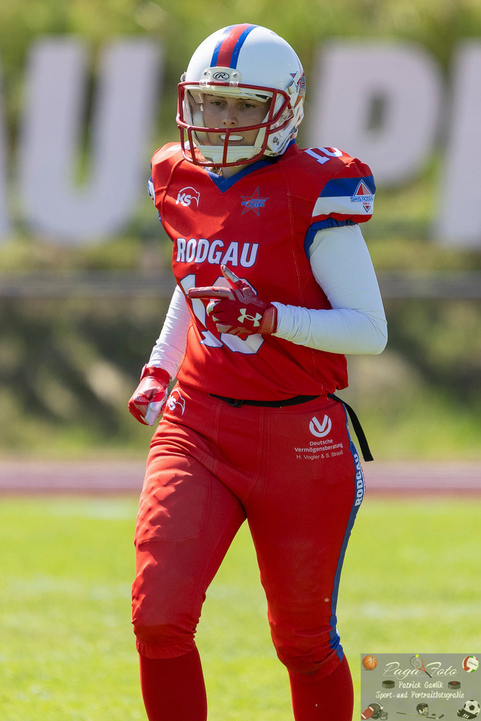 GFLW 1: German Football League Women 1: Rodgau Pioneers Ladies - Stuttgart Scorpions Sisters, 07.06.2026 | Celine Kienitz (Rodgau Pioneers Ladies #10), Freisteller, Portrait / Porträt, Rodgau Pioneers Ladies - Stuttgart Scorpions Sisters, Rodgau, Maingau-Energie-Stadion "Am Weichsee", 7.6.2026 - Realisiert mit Pictrs.com