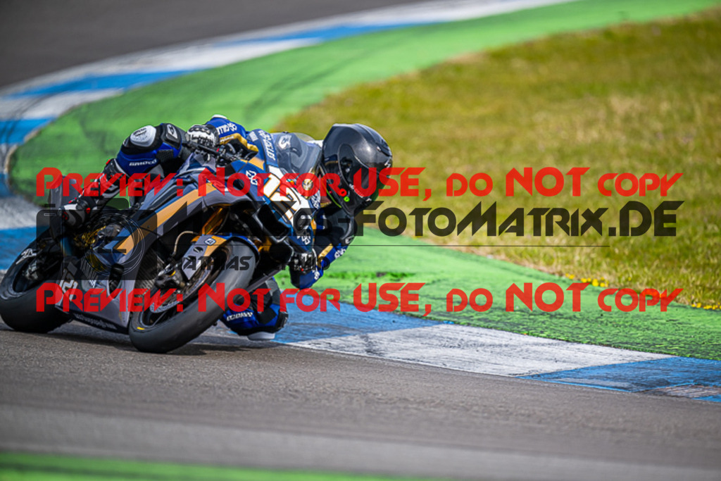 MaZZes_FotoMatrix_230410_4841 | WEISS