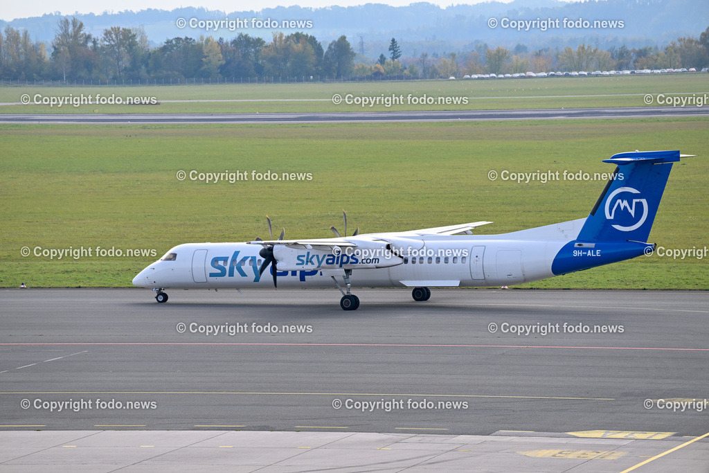 Flughafen Linz_ Linz Airport_ Linz-Hoersching_ 30.10.2023-29 | 30.10.2023, Linz Hoersching, AUT, Flughafen Linz, Linz Airport, im Bild Skyalps Flugzeug beim Startvorgang, ausrollen zur Startbahn