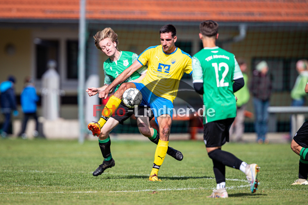 SC Böbing gegen TSV Altenstadt II | Fußball A-Klasse Herren Oberbayern Zugspitze Gruppe 8 7. Spieltag, SC Böbing gegen TSV Altenstadt II, 20240915,Roman Steiner (SC Böbing 6) am Ball,2024-09-15 in Böbing (Sportplatz Böbing), Roman Steiner (SC Böbing 6), Meiko Barlag (TSV Altenstadt II 3)Copyright: WolfgangxLindner www.foto-lindner.de / shop.foto-lindner.de