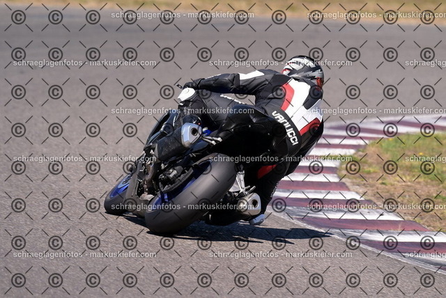 26bt04-1897 | markuskiefer.com - Realisiert mit Pictrs.com