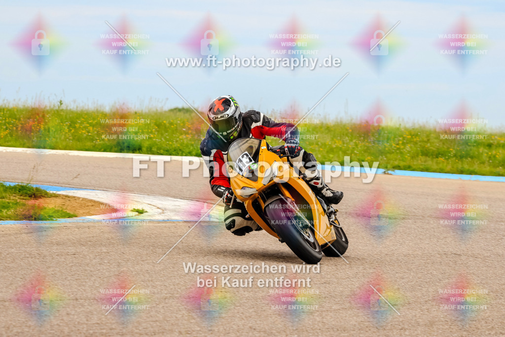 MotoTeam-2735 | Hier findet Ihr Bilder von Touristenfahrten auf der Nürburgring Nordschleife oder von anderen Veranstaltungen die ich besucht habe. Viel Spass beim Durch Schauen 