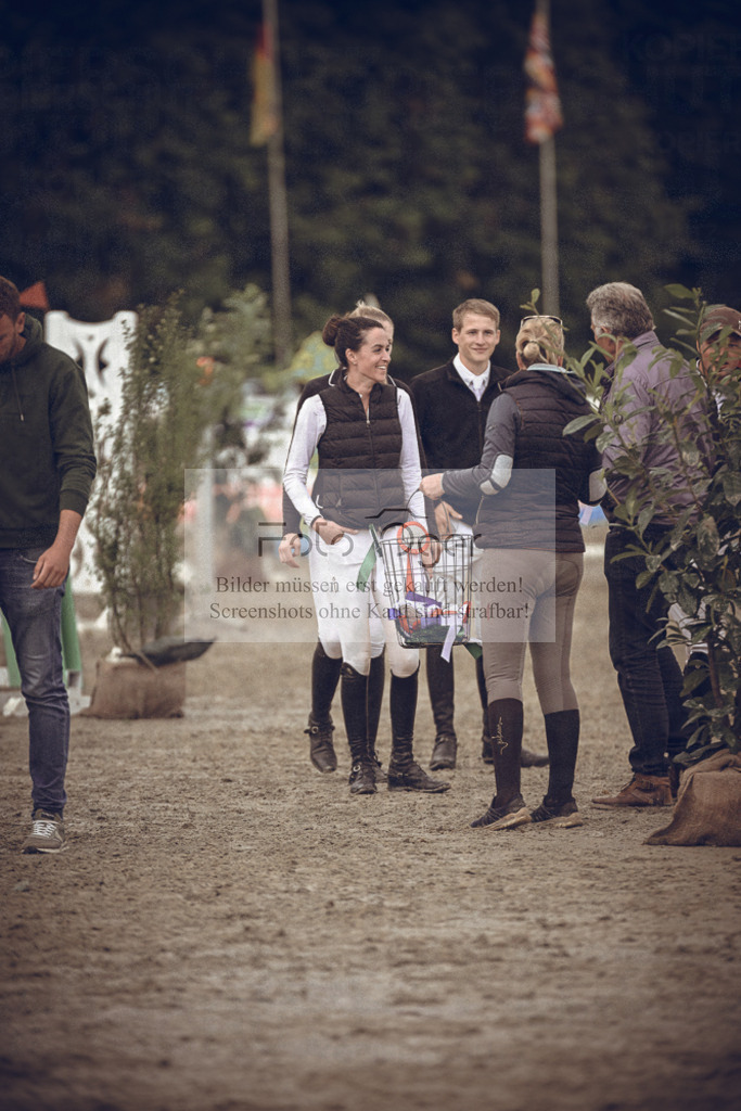 20240530-DOS_5218 | Entdecke hochwertige Reitturnierfotos von Foto Oger. Professionell, emotional und authentisch – jetzt Lieblingsmomente im Shop bestellen.Deutschlandweite Turnierfotografie. - Realisiert mit Pictrs.com