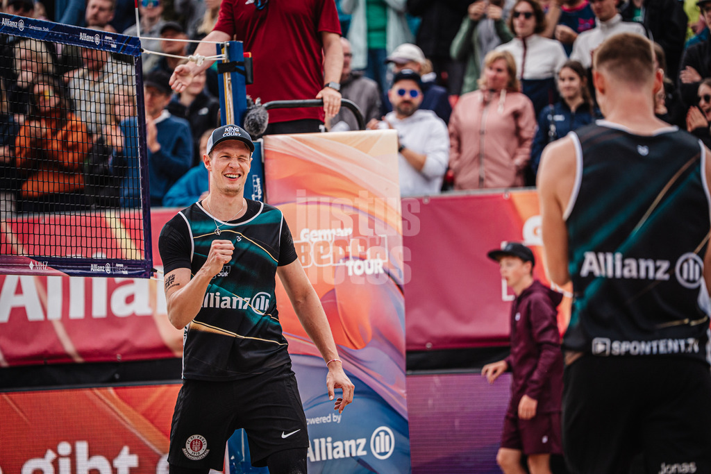 Beachvolleyball | Männer | Allianz German Beach Tour 2025 | Tourstop Bremen | 15.06.2025 | Robin Sowa jubelt