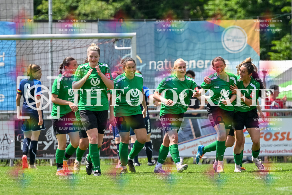 GER, FC Hauingen - SV Waldhaus, Frauen-Fussball, Rothaus Bezirkpokal, Finale, Saison 2024/2025, 29.05.2025 | Jubel nach dem Tor zum 3:3.GER, FC Hauingen - SV Waldhaus, Frauen-Fussball, Rothaus Bezirkpokal, Finale, Saison 2024/2025, 29.05.2025Foto: TH Fotografie/Thomas Hess