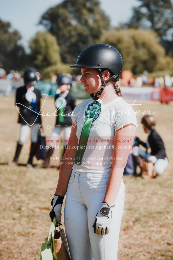 DSC_6373 | Pferde- und Turnierfotografie in Westsachsen. Pferdeportraits, Auftragszeichnungen und intuitive Kunst.