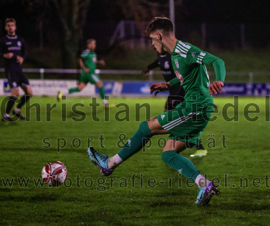 2023-11-03_045_FC_Schwaig_gegen_TuS_Holzkirchen | Oberding, Deutschland, 03.11.2023:
Fußball, Landesliga Südost 2023 / 2024, 19. Spieltag, FC Schwaig gegen TuS Holzkirchen, Endergebnis: 4:1

Pirmin Lindner (TuS Holzkirchen, #20)

Foto: Christian Riedel / fotografie-riedel.net