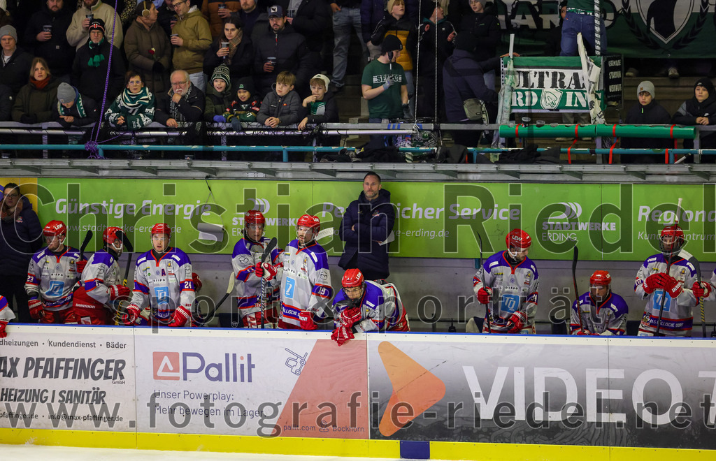 2026-02-15_043_TSV_Erding_gegen_EC_Peiting | Erding, Deutschland, 15.02.2026:Eishockey, Oberliga Süd 2025 / 2026, 47. Spieltag, TSV Erding gegen EC Peiting, Endergebnis: 4:5Trainer Gare Landon (EC Peiting)Foto: Christian Riedel / fotografie-riedel.net