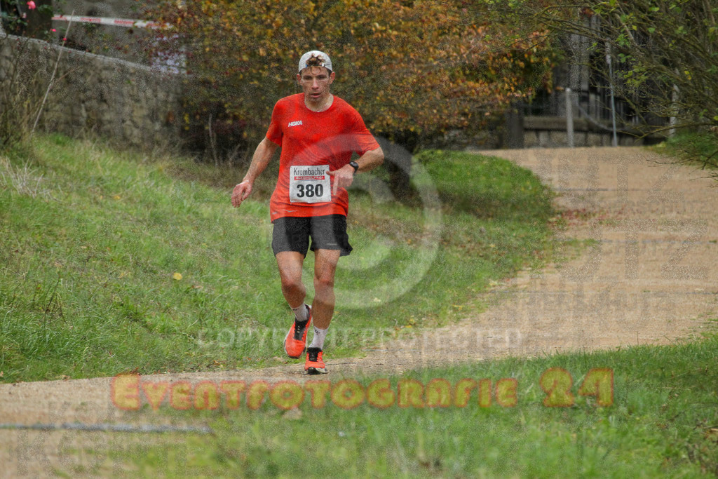 231029_1132_EV4_1978 | Sportfotografie im Rhein-Sieg Kreis, Köln, Bonn, NRW, Rheinland Pfalz, Hessen, etc. Unser Tätigkeitsfeld umfasst den Laufsport vom Volkslauf über den Marathon, Duathlon, Triathon bis zum Ultralauf wie Kölnpfad Ultra oder Schindertrail.