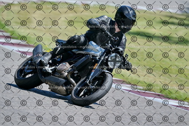 26BT01-1139 | 701 - Realisiert mit Pictrs.com