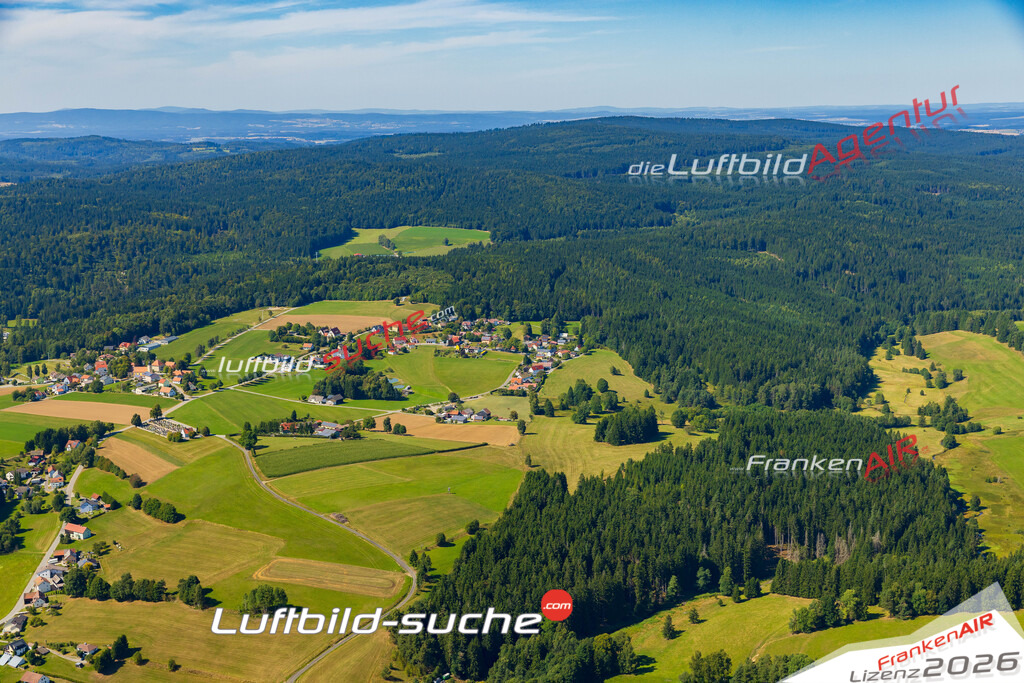 Geschenkidee Neukirchen bei Georgenberg -Die Luftbildaufnahme wurde 2025 vom UL-Flugzeug heraus erstellt ( keine Drohne ) - Hochauflösende Luftaufnahme -Nicht vergleichbar mit Google Maps oder Satelittenbilder- Die Geschenkidee !Mit Lizenz und Bildrechte bestellbar