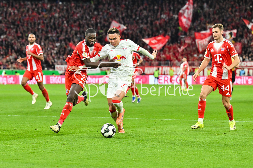 FC Bayern München - RB Leipzig | MUNICH, GERMANY - 11. FEBRUARY: im Duell Dayot UPAMECANO (FC Bayern Munich 2) und Antonio Eromonsele Nordby NUSA (RB Leipzig 7) und Josip STANISIC (FC Bayern Munich 44) während dem Spiel zwischen dem FC Bayern München und RB Leipzig beim Viertelfinale des DFB-Pokales in der Allianz Arena
