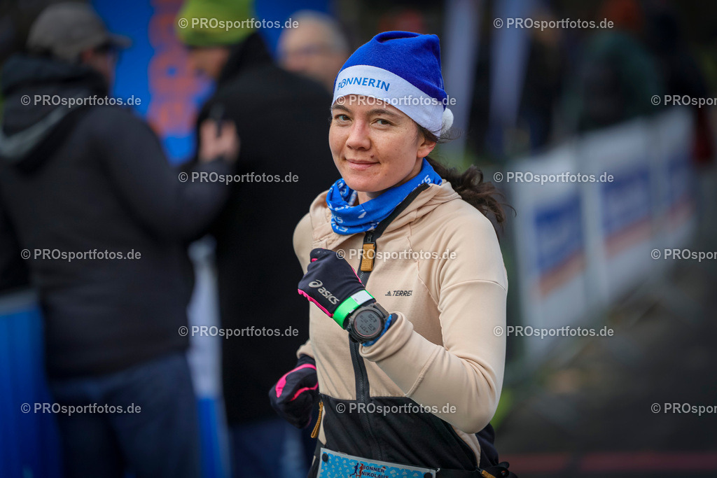 6. Bonner Nikolauslauf; Bonn, 14.12.2025 | Impressionen vom 6. Bonner Nikolauslauf am 14.12.2025 in Bonn (Nordrhein-Westfalen). 