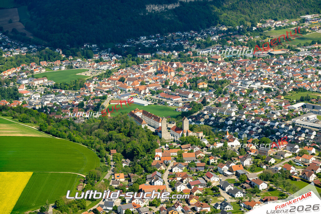 Das Luftbild zeigt :  Beilngries - Die Luftaufnahme wurde 2024 vom UL-Flugzeug aus erstellt ( keine Drohne ) - Hochauflösende Luftaufnahme - Für grossformatige Ausdrucke geeignet. Die Geschenkidee !Mit Lizenz und Bildrechte bestellbar