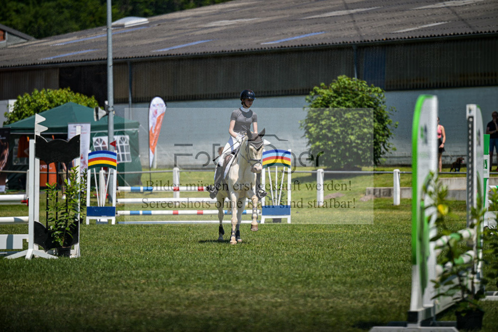 Reitturnier Voxtrup | Entdecke hochwertige Reitturnierfotos von Foto Oger. Professionell, emotional und authentisch – jetzt Lieblingsmomente im Shop bestellen.Deutschlandweite Turnierfotografie. - Realisiert mit Pictrs.com