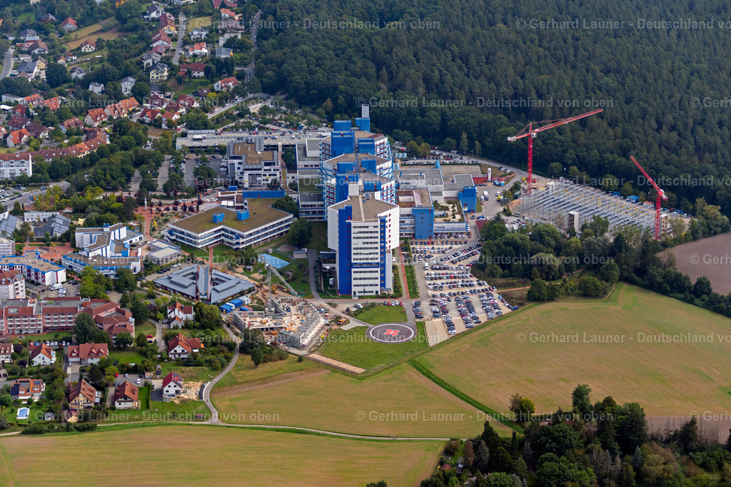 4060130 | BAMBERG 07.09.2021 Baustelle für einen Erweiterungs- Neubau eines Parkhauses auf dem Klinikgelände des Krankenhauses des "Klinikum Bamberg" an der Buger Straße in Bamberg im Bundesland Bayern, Deutschland. Weiterführende Informationen bei: Sozialstiftung Bamberg. // Construction site for a car park on the the hospital grounds of "Klinikum Bamberg" on Buger Strasse in Bamberg in the state Bavaria, Germany. Further information at: Sozialstiftung Bamberg. Foto: Gerhard Launer