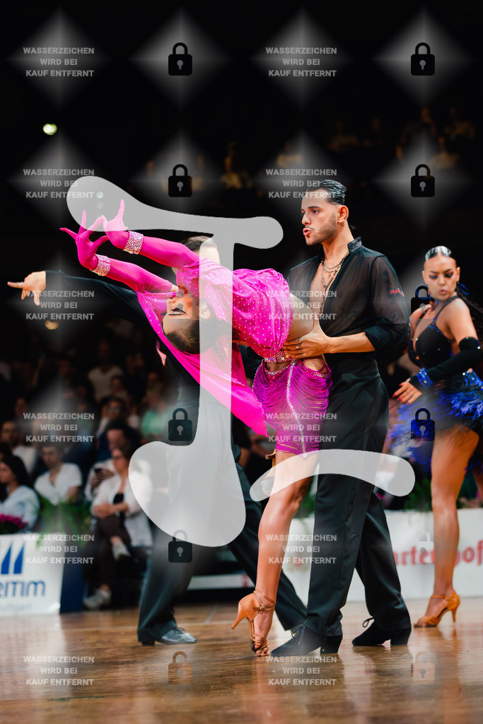 GOC 2025 - WDSF GrandSlam Latin 54th-55th (198) Alessandro Cunsolo _ Isabel Kezia Varalta (Netherlands)-2025-08-23-1382 | Webshop for digital downloads and prints of dance sport, event & show photographer Julian Link - Realisiert mit Pictrs.com