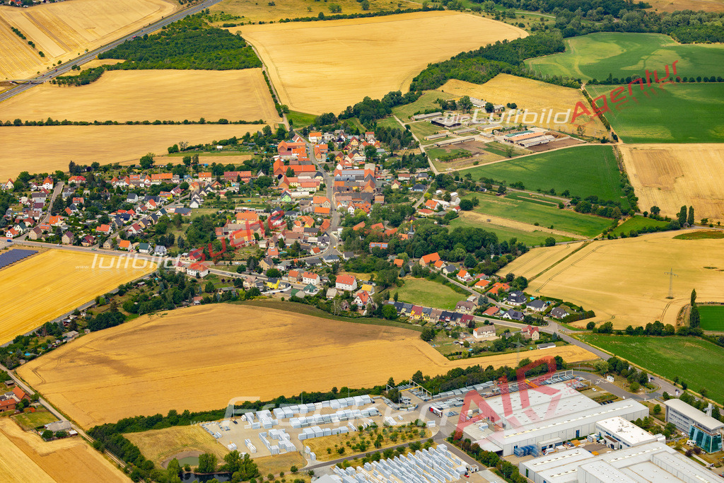 borau-weissenfels-luftbild-2022-7075 | Aktuelles Luftbild von Borau Weißenfels - Die Luftaufnahme wurde 2022 mittels UL-Flugzeug erstellt ( keine Drohne ) - hochauflösende Kamera-Systeme von  Canon -
Beste Qualität - Für grossformatige Ausdrucke geeignet. Die Geschenkidee !