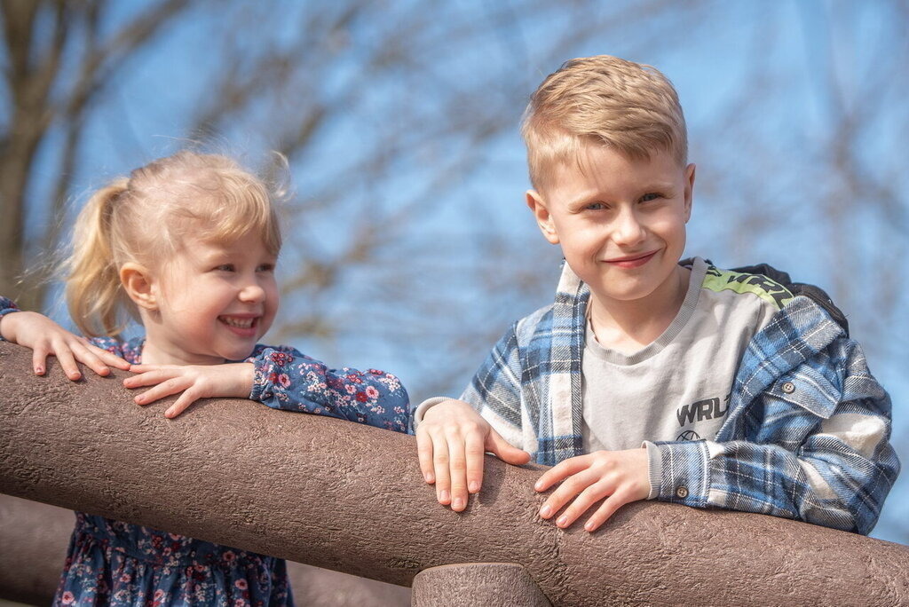 Galerie-Familie (38) | Mein Name ist Arkadius. Ich fotografiere Ihre Hochzeit in Frankfurt und im Umkreis von 200 km. Als Fotograf bin ich noch bekannt im Bereich Business- und Modefotografie.