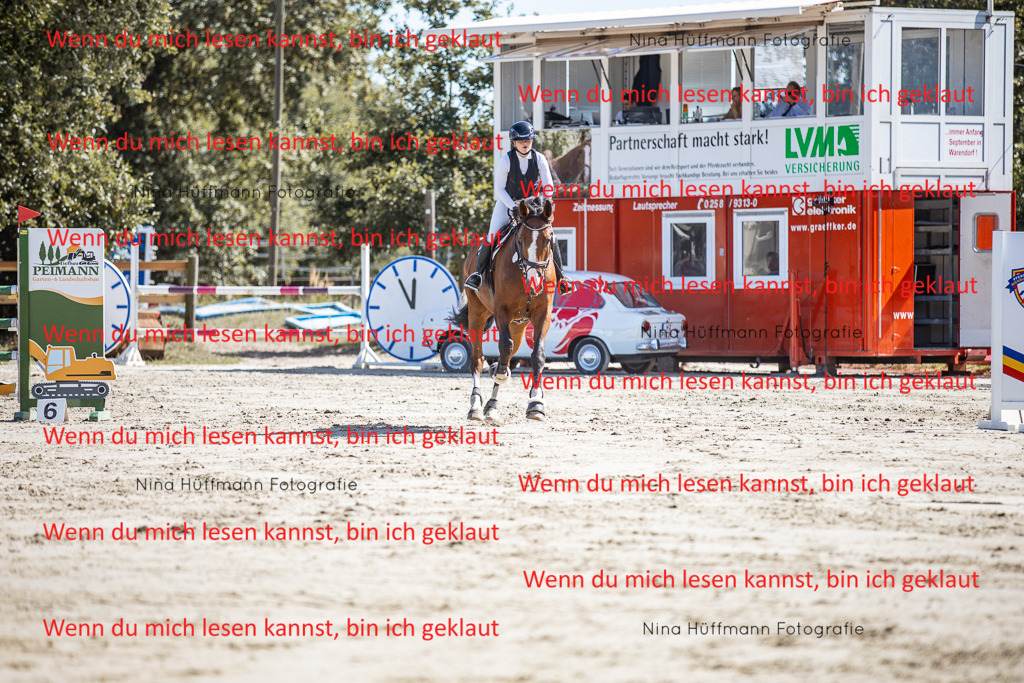 BK1A6873 | Turnierbilder Turnierfotos Nina Hüffmann Turnierfotografie Pferdefotografie Tierzeichnung Haustierzeichnung Pferdezeichnung Hundezeichnung Videograf  - Realisiert mit Pictrs.com