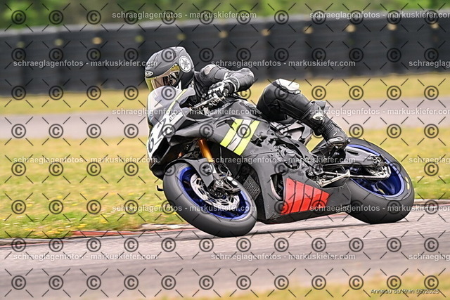 25bt02-0226 | markuskiefer.com - Realisiert mit Pictrs.com